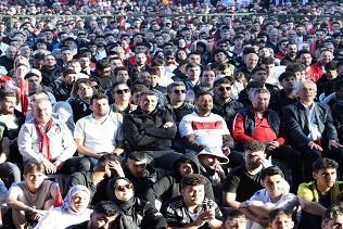 KÂĞITHANELİLER MİLLİ TAKIM HEYECANINI DEV EKRANLARDA YAŞADI